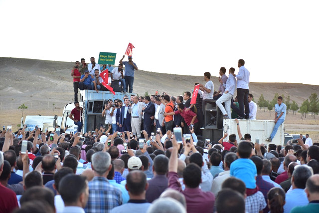 Tedaviden Dönen Kanaat Önderi Mehmet Sait Atilla, Başbakan Gibi Karşılandı