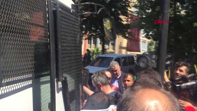 Aralarında Canan Karatay'ın da Bulunduğu Ünlüleri Dolandıran Şebekeye Operasyon Düzenlendi