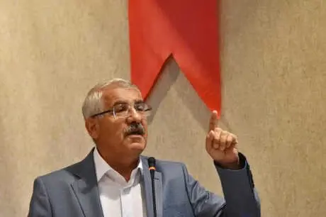 İYİ Parti, AK Parti'ye Göz Kırptı: MHP ile Sorun Yaşarsanız Biz Buradayız