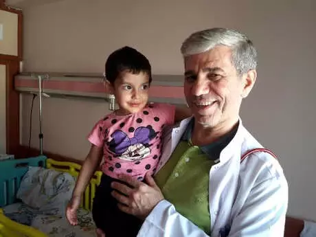 Batman'da 1,5 Yaşındaki Berfin'in Yuttuğu Pil Operasyonla Alındı