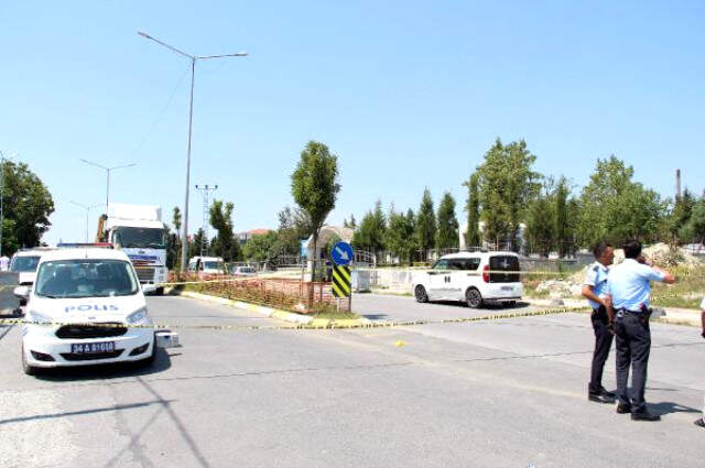 Cinnet Geçiren Adam Mezarlıkta Eşi ve Kayınbiraderini Vurdu