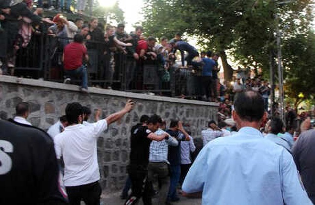 Down Sendromlu Çocuğa Cinsel İstismarda Bulunan Suriyeli Adam, Mahalleyi Ayağa Kaldırdı