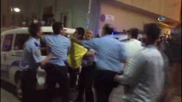 Kız ve Erkek Tarafı Birbirine Girince Düğün İptal Edildi