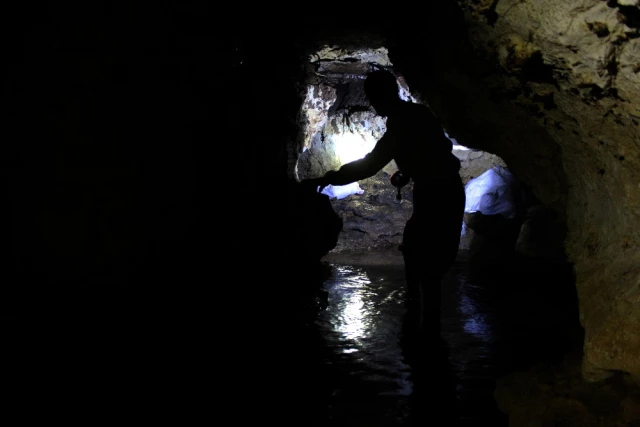 Köylüler Keşfettiği Mağarayı Buzdolabı Olarak Kullanıyor