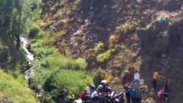 Erzurum'da Askeri Zırhlı Araç Kaza Yaptı: 2 Asker Yaralı