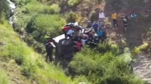 Erzurum'da Askeri Zırhlı Araç Kaza Yaptı: 2 Asker Yaralı