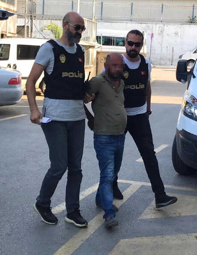 İzmir'de, 13 Yaşındaki Erkek Çocuğu Taciz Eden Sapık Tutuklandı
