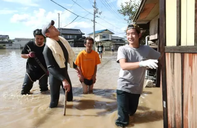 Japonya'daki Sel Felaketinde Ölü Sayısı 81'e Yükseldi