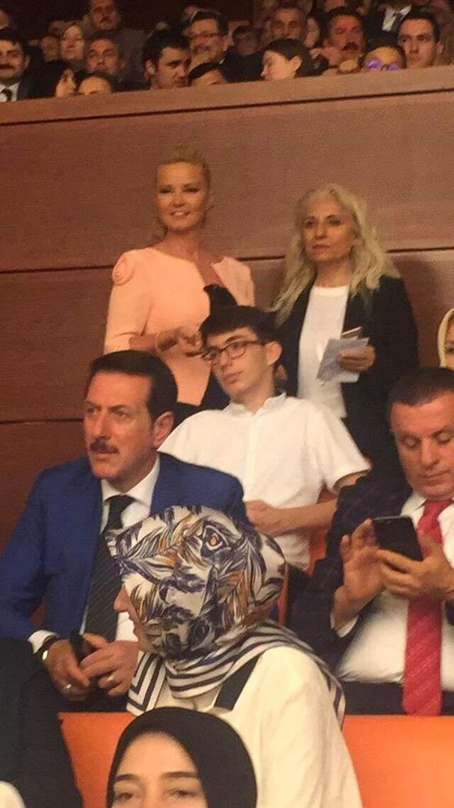 Mustafa Ceceli, Cumhurbaşkanı Erdoğan'ı Yemin Töreninde Yalnız Bırakmadı Mustafa Ceceli, Cumhurbaşkanı Erdoğan'ı Yemin Töreninde Yalnız Bırakmadı