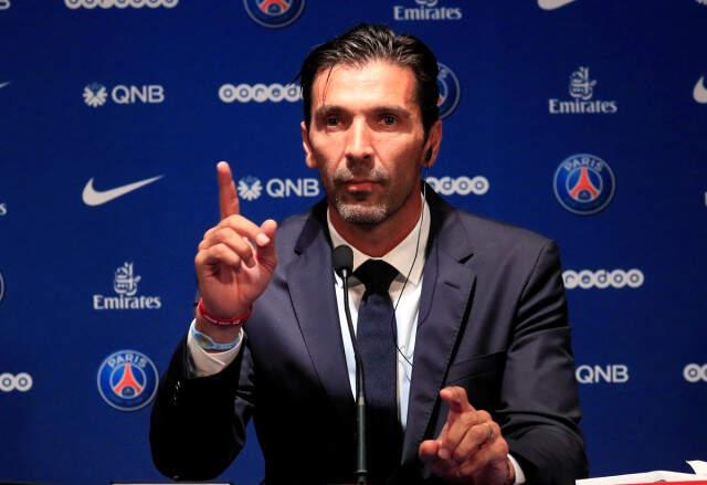 PSG, Yeni Kalecisi Gianluigi Buffon'u Basına Tanıttı