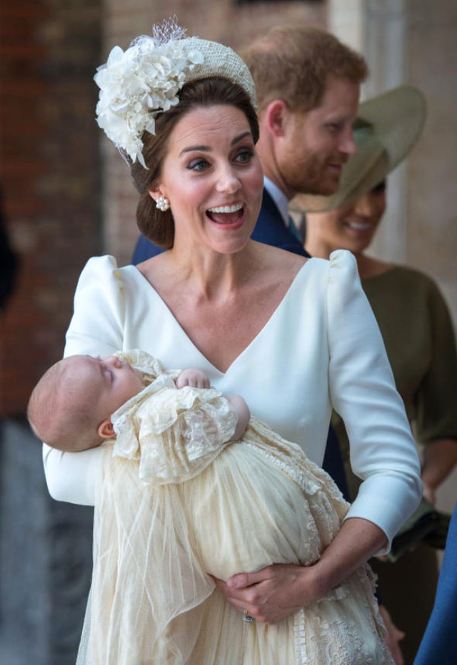 Kate Middleton'ın Vaftiz Töreninde Giydiği Kıyafetin Satışa Sunulmayacağı Haberleri Hayranlarını Üzdü