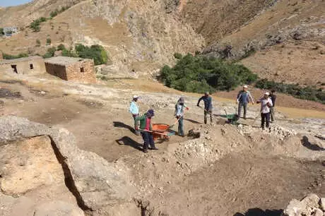 Orta Çağ Döneminden Kalan Mağaralar Otele Dönüştürülüyor