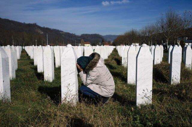 8 Bin 372 Boşnak Sivilin Öldürüldüğü Srebrenitsa Katliamının Üzerinden 23 Yıl Geçti