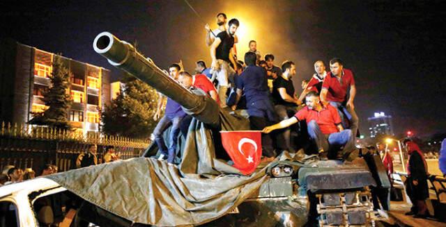 Eski Bursa Jandarma Komutanına Ağırlaştırılmış Müebbet 15 Temmuz'un Seyri Değişmişti! İlk Yakalanan Darbeciye Ağırlaştırılmış Müebbet Hapis Cezası Verildi