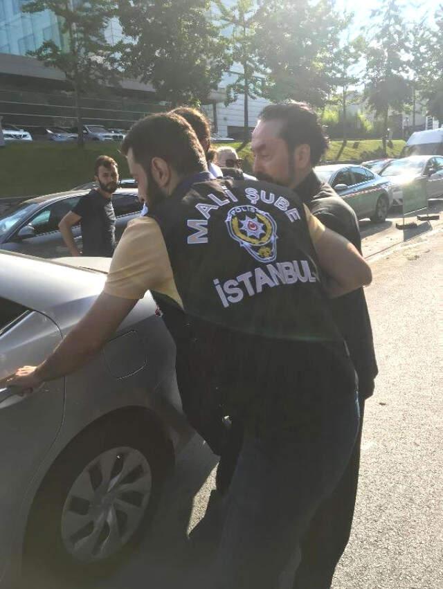 Son Dakika! Adnan Oktar Gözaltına Alındı, Korumaları Polise Direndi Adnan Oktar Gözaltına Alındı, Korumaları Polise Direndi