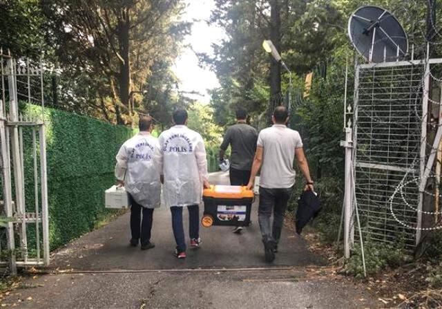 Suç Örgütü Lideri Adnan Oktar Gözaltına Alındı! İşte ilk görüntüler Suç Örgütü Lideri Adnan Oktar Gözaltına Alındı! İşte ilk görüntüler