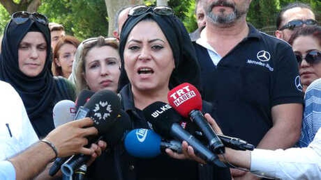 Adnan Oktar'a Destek Eylemine Katılan Bir Kişi