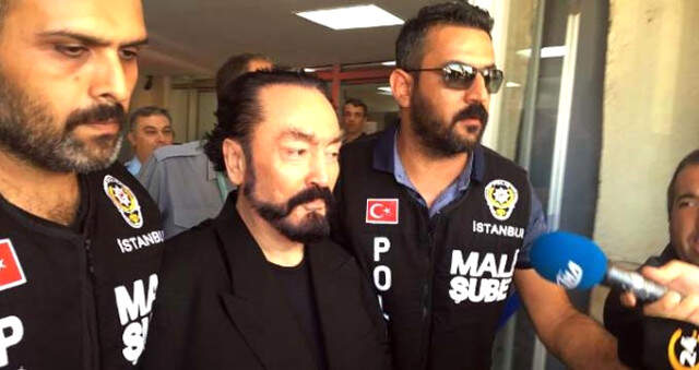 Adnan Oktar'ın Kandilli'deki Villasına Düzenlenen Baskından Görüntüler