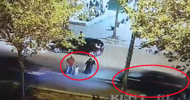 Feci Kaza! Hızla Gelen Otomobil, Babasının Elini Tutan Kızı Hayattan Kopardı Feci Kaza! Hızla Gelen Otomobil, Babasının Elini Tutan Kızı Hayattan Kopardı