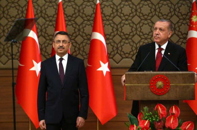 Başkan Erdoğan, Yardımcısı Fuat Oktay'ın Annesini Hastane'de Ziyaret Etti
