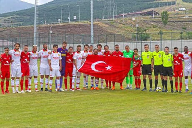İzmir Derbisinde Göztepe, Altınordu'yu 2 Golle Geçti