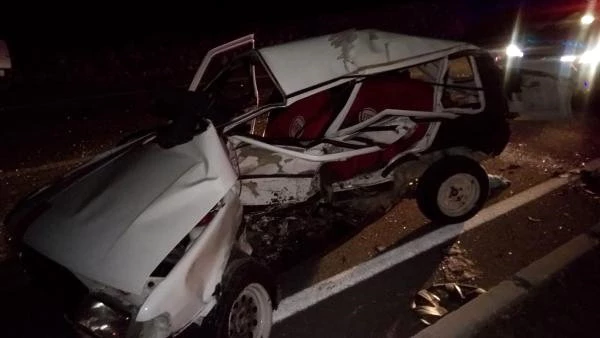 Gencin Kullandığı Otomobille Hafif Ticari Araç Çarpıştı: 2 Ölü, 2 Yaralı