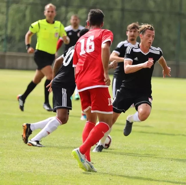 Demir Grup Sivasspor, Tractor Sazi'yle 1-1 Berabere Kaldı