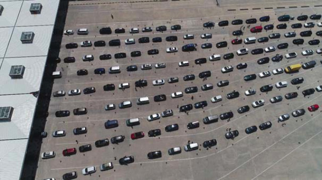 Gurbetçiler Kapıkule'de Uzun Kuyruk Oluşturdu! Bir günde 35 Bin Araç Giriş Yaptı