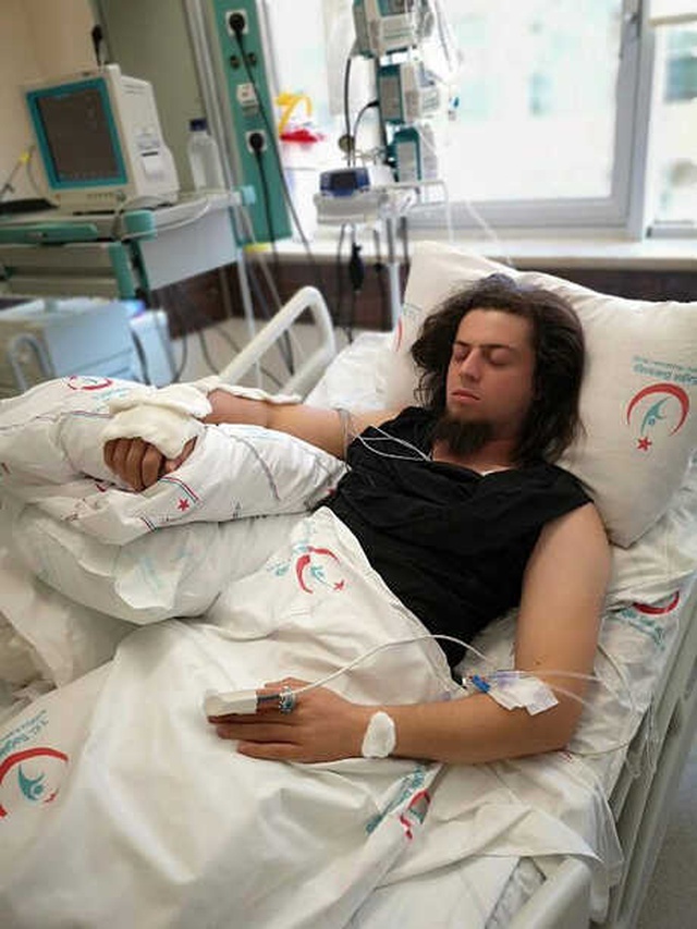 Kobra Yılanı Sokan İllüzyonist Aref'i Hastanedeki Görüntüleri Ortaya Çıktı