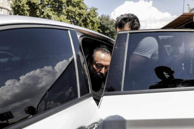 Sağlık Kontrolünden Geçirilen Adnan Oktar Ters Kelepçeyle Görüntülendi