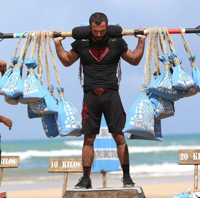 Survivor Yarışmasıyla Ünlenen Turabi Çamkıran'ın Dedesi Vefat Etti