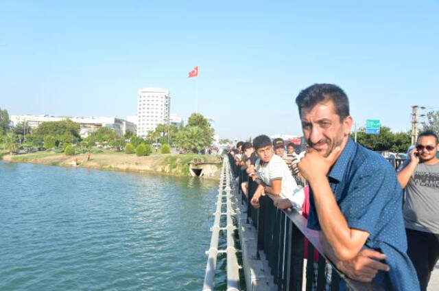 Ailesinin Siyasi Görüşüne Sinirlenen Alkollü Adam İntihara Kalkıştı: Eşimden CHP'li Diye Boşandım