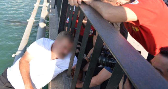 Ailesinin Siyasi Görüşüne Sinirlenen Alkollü Adam İntihara Kalkıştı: Eşimden CHP'li Diye Boşandım