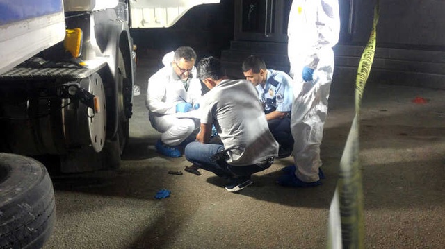 Polisin Durdurduğu TIR Şoförü, Ceza Almamak İçin Kafasına Sıktı