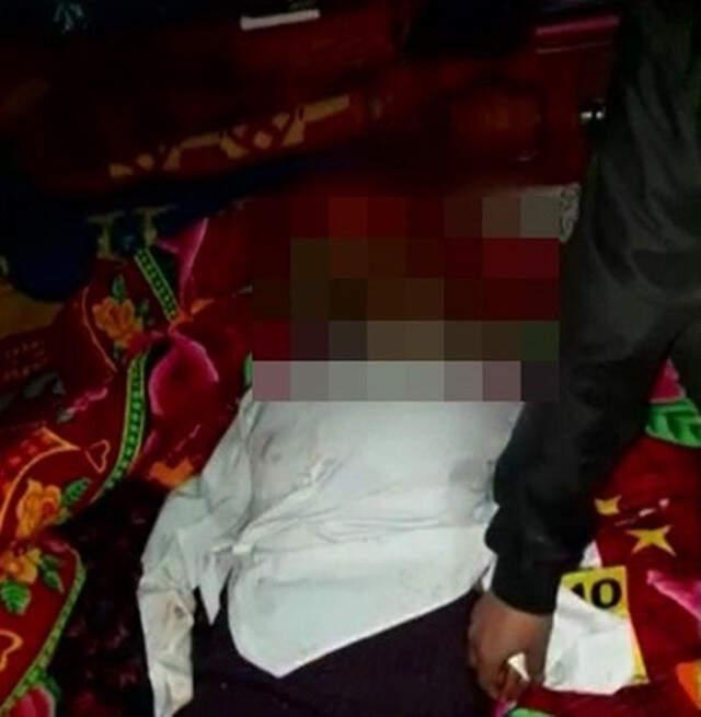 3 Satanist Kardeş, Öz Annelerini Öldürüp Gözlerini Oydu