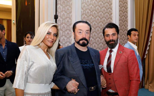 Adnan Oktar'ın Davetlerine Katılan Ünlüler İlk Kez Konuştu: Kişisel Tanışıklığımız Yok