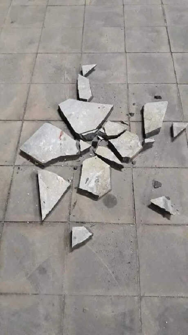Saldırgan Baba, Çocuğun Ateşi Düşmeyince Doktorun Başında Parke Taşı Parçaladı