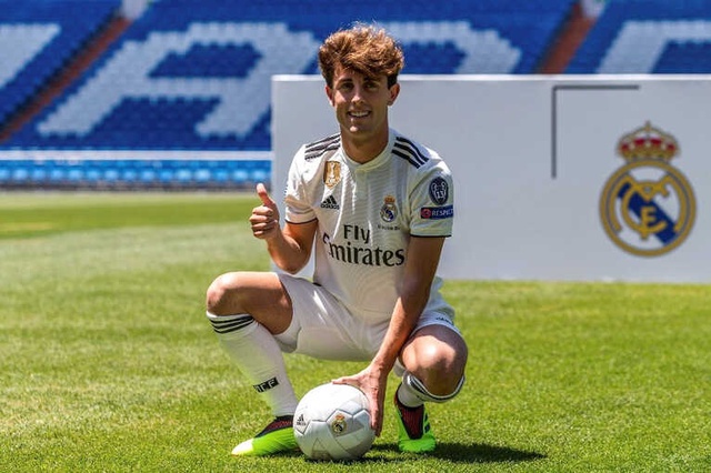 Sağ Bek Oyuncusu Odriozola, 30 Milyon Euroya Real Madrid'de