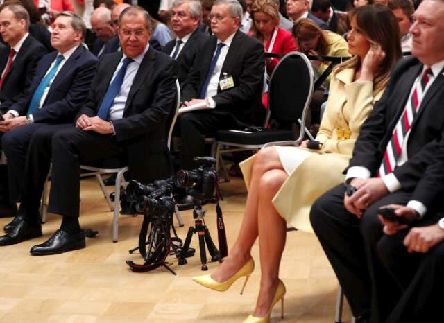 Rus Bakan Lavrov, First Lady Melania Trump'ın Bacaklarını Süzünce Dünyaya Rezil Oldu