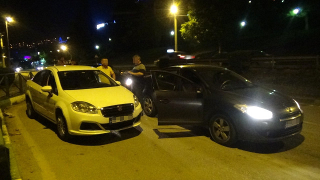 Bursa'da Otostop Çekerek Sokak Ortasında Fuhuş Yapanlar Suçüstü Yakalandı!