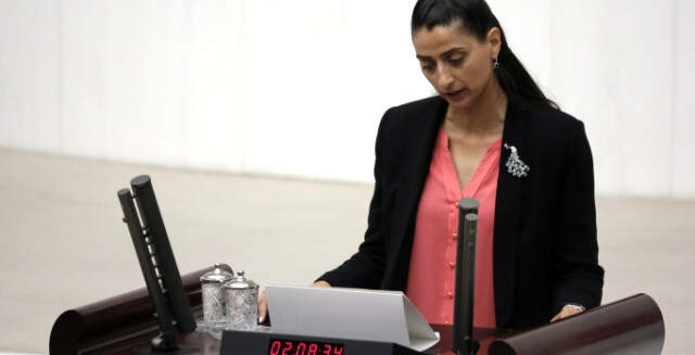 Son Dakika! Hakkari'de PKK'lı Teröristin Cenazesine Katılan İki HDP'li Milletvekili Hakkında Soruşturma! Hakkari'de PKK'lı Teröristin Cenazesine Katılan İki HDP'li Milletvekili Hakkında Soruşturma!