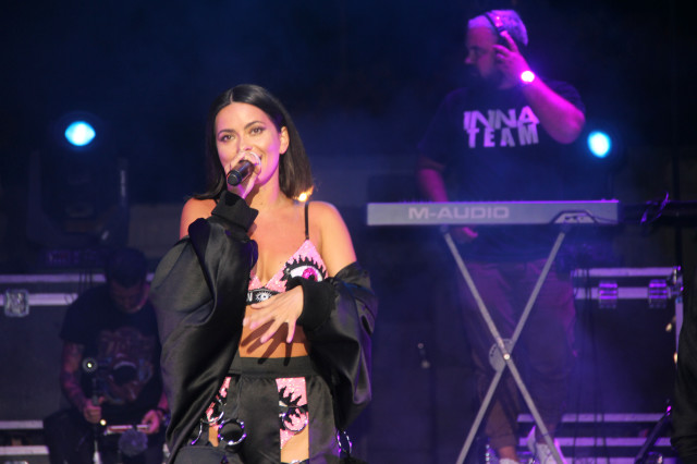 Dünyaca Ünlü Şarkıcı Inna, Bodrum'daki Konserinde Ajda Pekkan Şarkısını Kopya Çekerek Okudu
