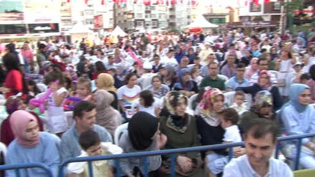 Ümraniye'de Bin 500 Çocuk İçin <a class='keyword-sd' href='/sunnet/' title='Sünnet'>Sünnet</a> Şöleni Düzenlendi
