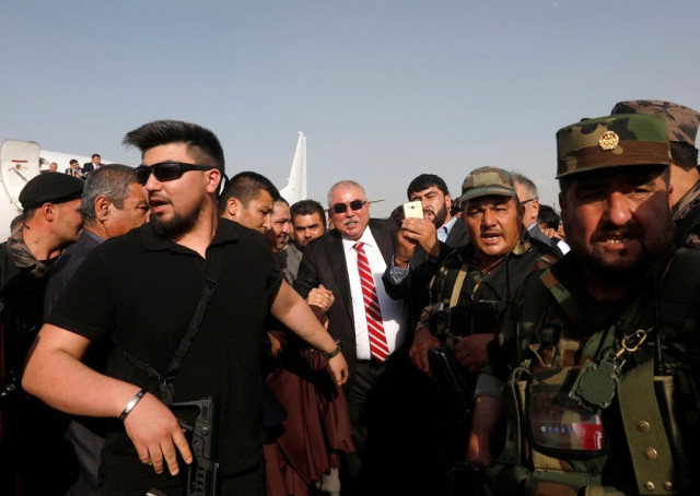 Ankara'dan Kabil'e Giden Afganistan Cumhurbaşkanı Yardımcısı Dostum'a Suikast Girişimi Ankara'dan Kabil'e Giden Afganistan <a class='keyword-sd' href='/cumhurbaskani-yardimcisi/' title='Cumhurbaşkanı Yardımcısı'>Cumhurbaşkanı Yardımcısı</a> Dostum'a Suikast Girişimi