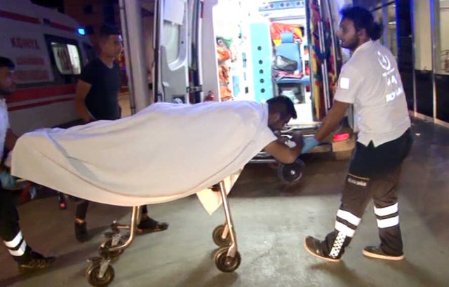 Düğün Dönüşü Pompalı Tüfekle Oynayan Çocuk, Kazara Arkadaşını Kalçasından Yaraladı!