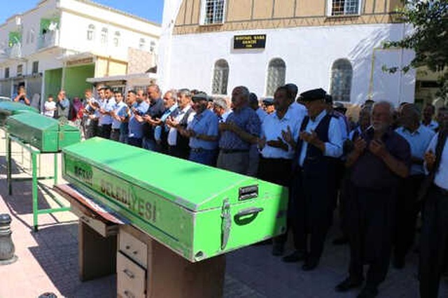 Arazi Katliamı Kurbanı 5 Kişi Gözyaşlarıyla Uğurlandı