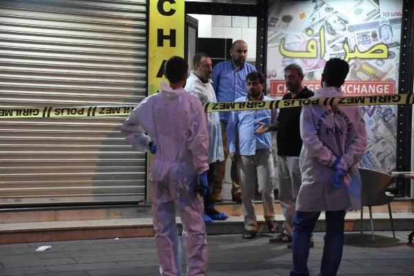 İstanbul'un Göbeğinde 10 Kişilik Maskeli Grup, Dakikalar İçinde Döviz Bürosundan 150 Bin Dolar Çaldı!