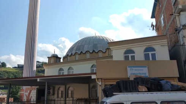 Samsun'da Pes Dedirtecek Hırsızlık, Caminin Kubbesindeki Kurşun Kaplamalar Çalındı!