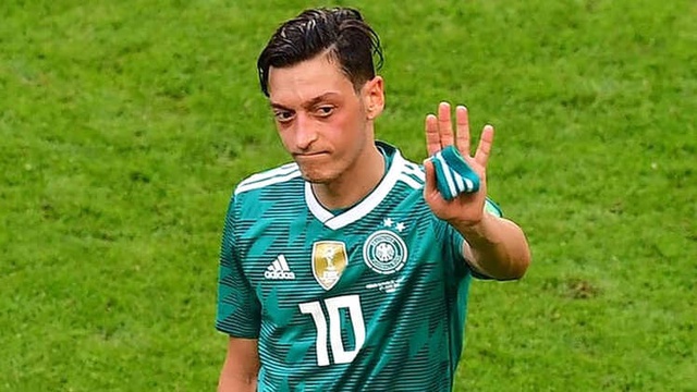 Mesut Özil: 'Alman Gibi Düşünüp Çalışan, Türk Gibi Hisseden' Yıldız