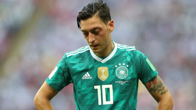 Mesut Özil 'Erdoğan Fotoğrafına' Tepkileri Eleştirdi, Almanya Milli Takımı'nı Bıraktı
